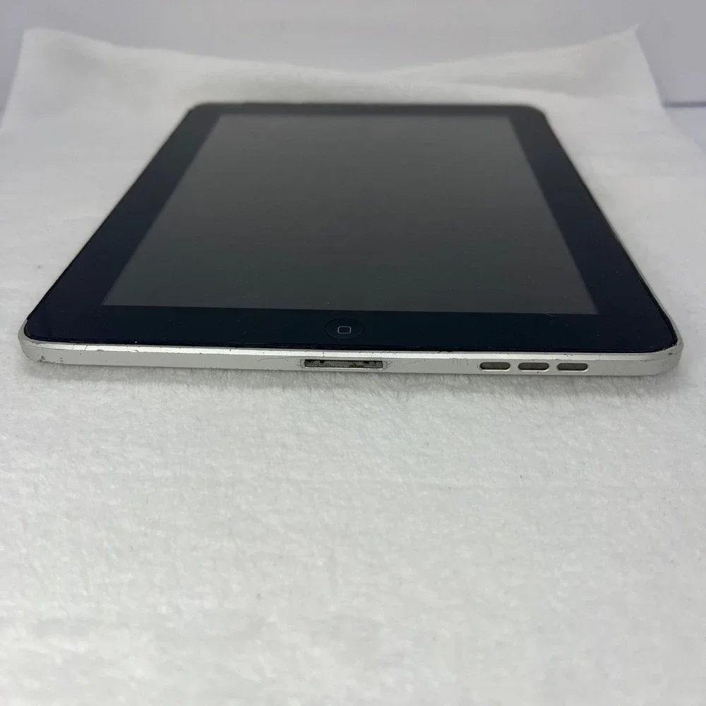 Apple iPad 1st Gen Tablet 32GB‎ Silver Fair Broken For Parts A1337 WiFi 3G Tech